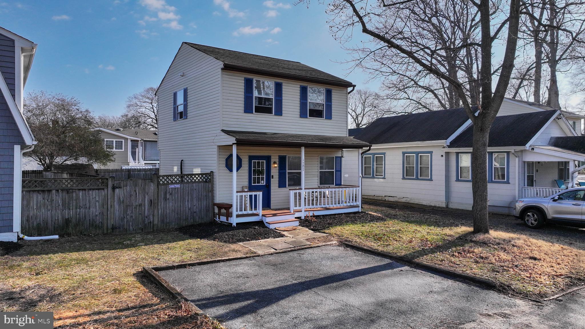 WOODLAND BEACH - Residential