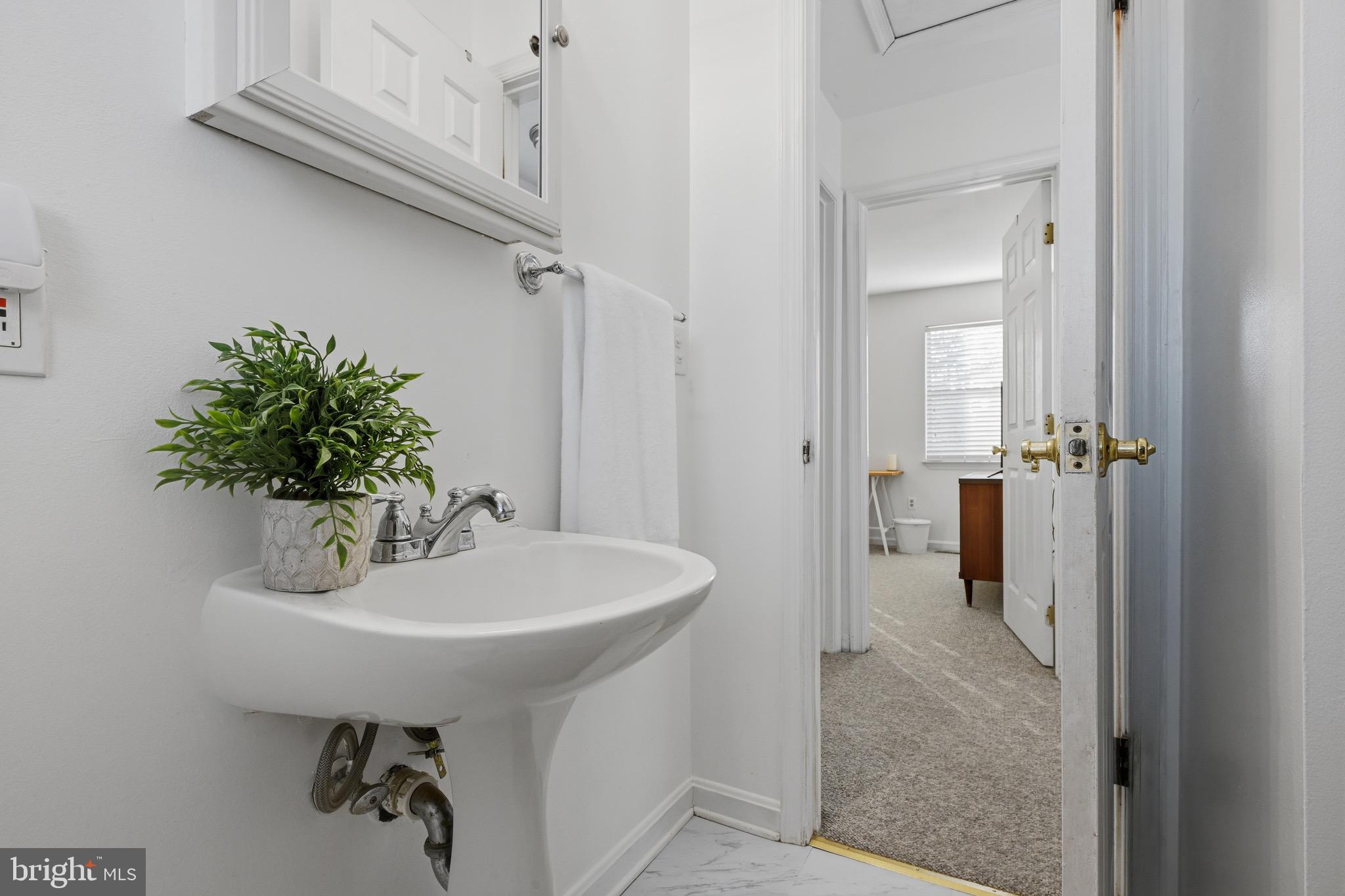 WOODLAND BEACH - Residential