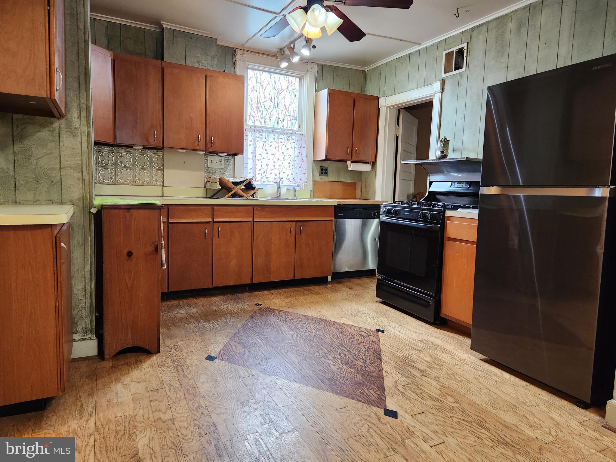 HOMEWOOD - Residential