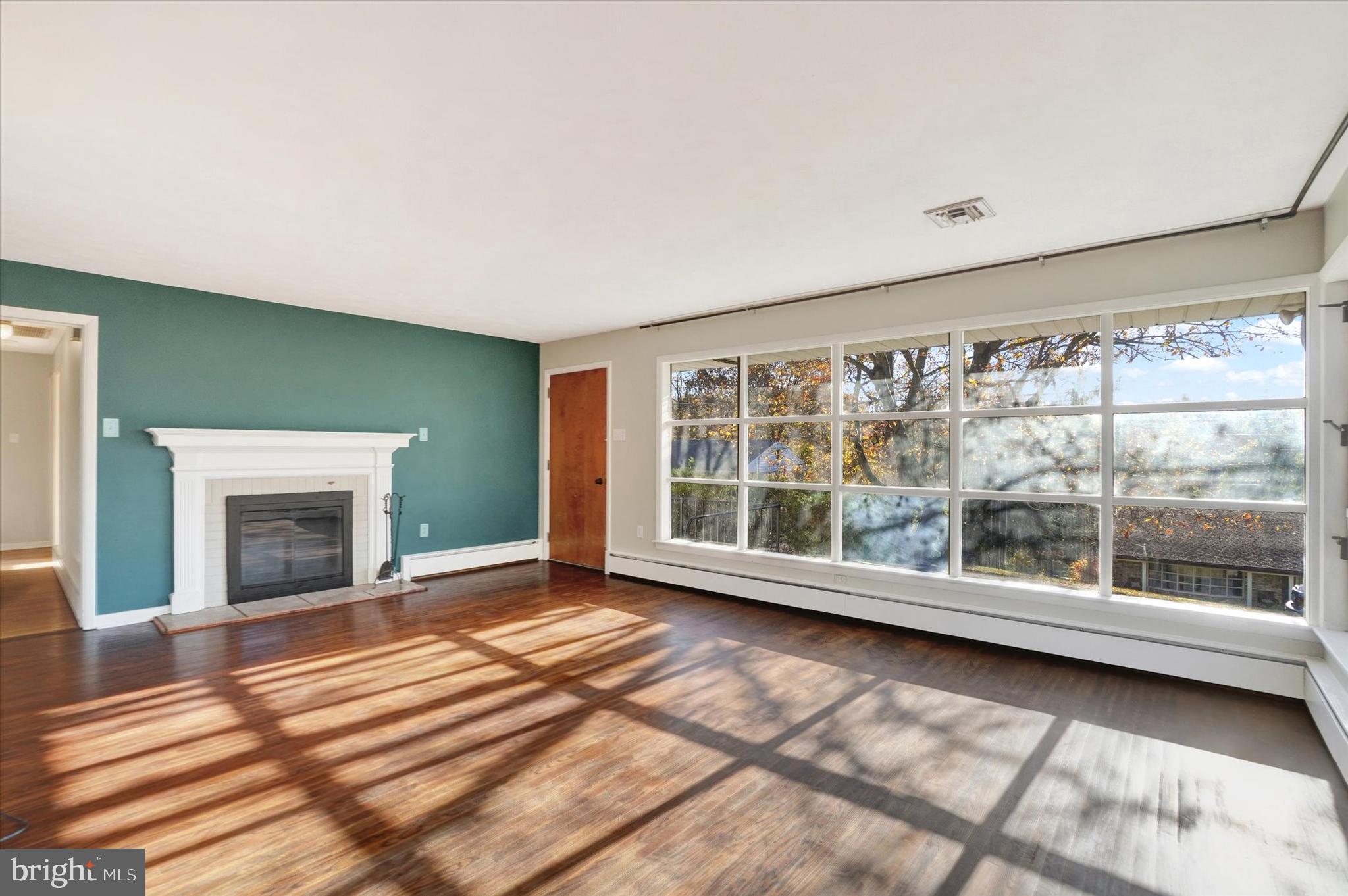 MIDLAND-HOLLYWOOD - Residential