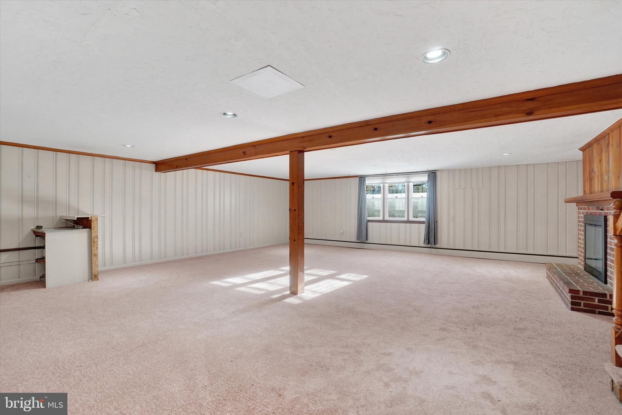 MIDLAND-HOLLYWOOD - Residential