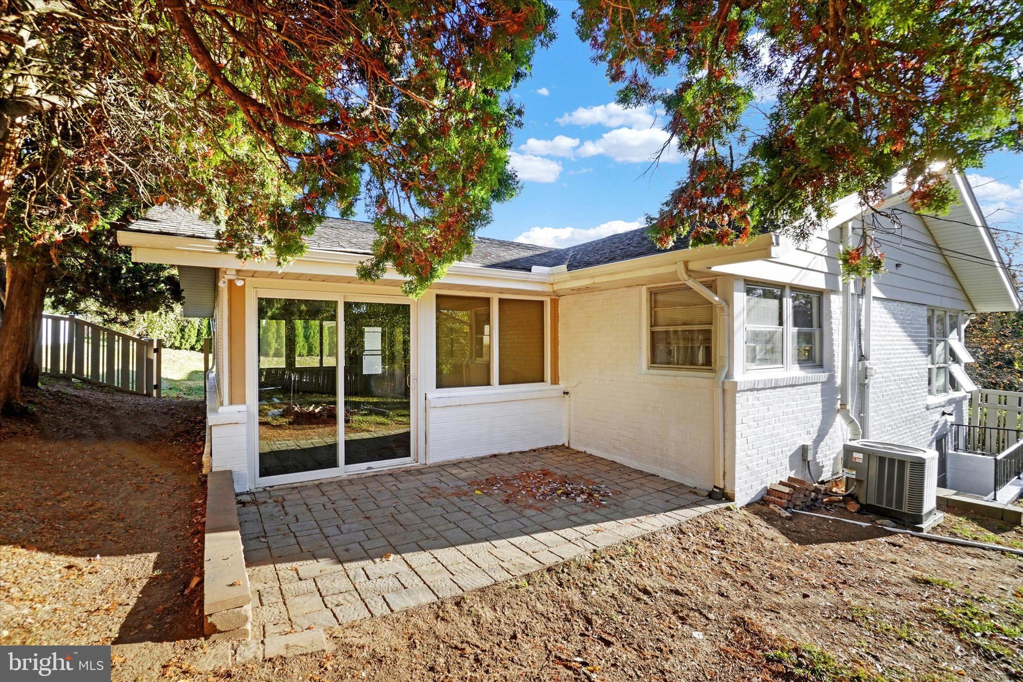 MIDLAND-HOLLYWOOD - Residential