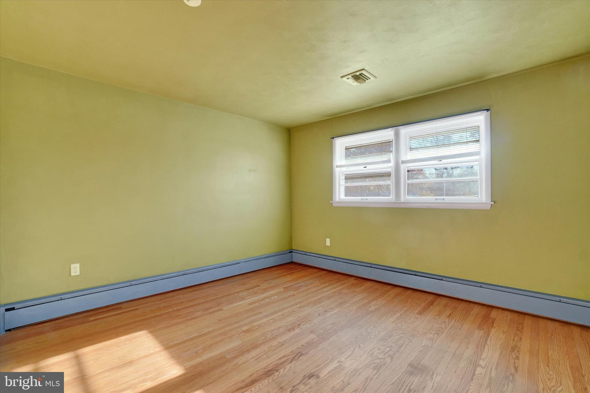 MIDLAND-HOLLYWOOD - Residential