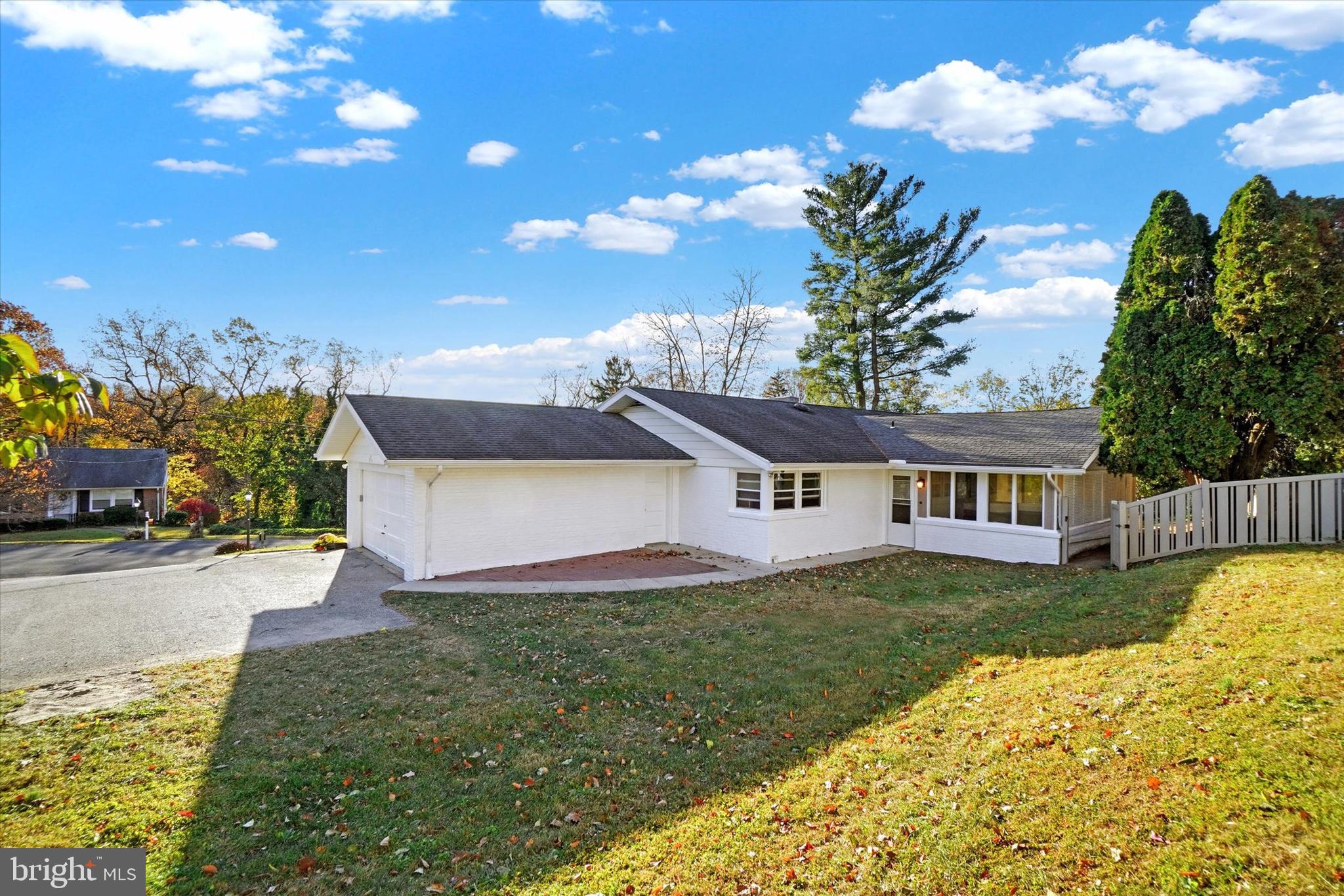 MIDLAND-HOLLYWOOD - Residential