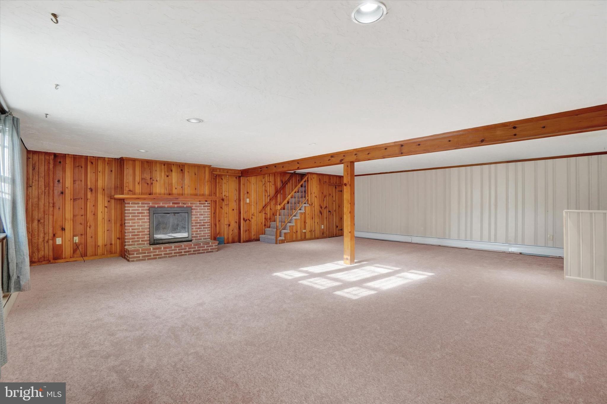 MIDLAND-HOLLYWOOD - Residential