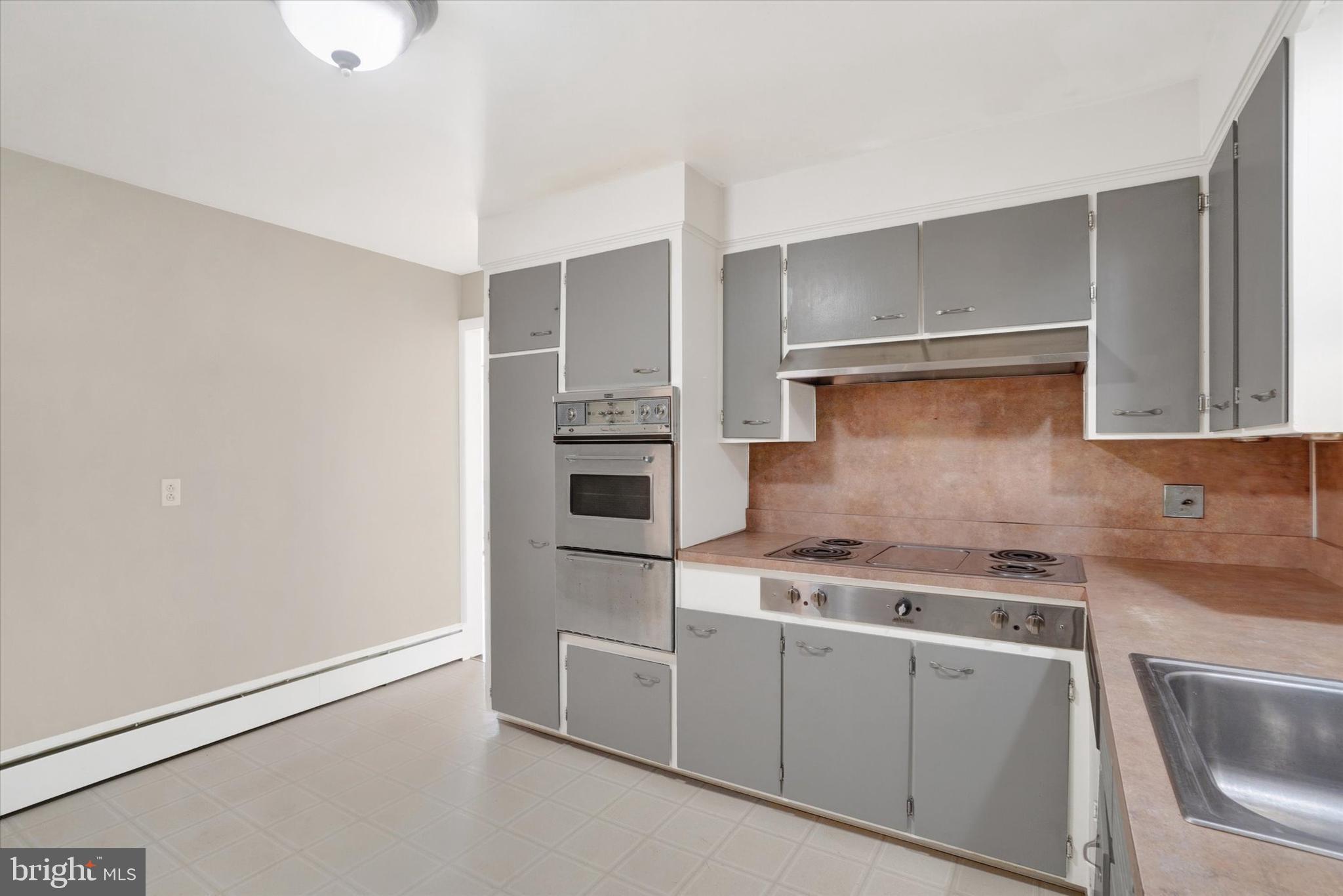 MIDLAND-HOLLYWOOD - Residential