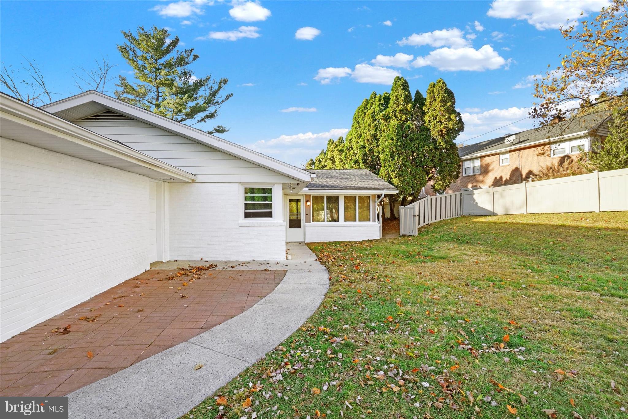 MIDLAND-HOLLYWOOD - Residential