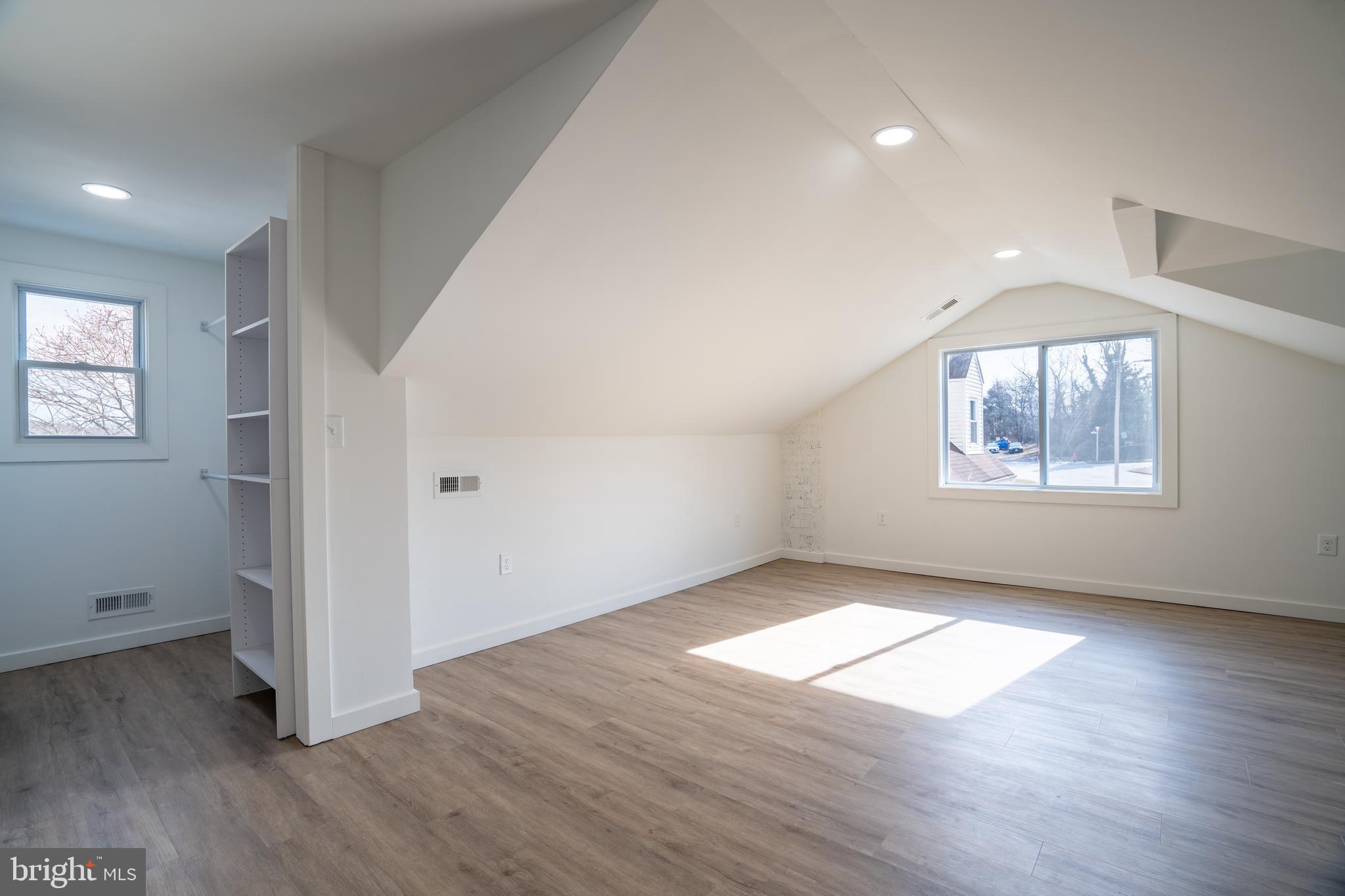 GARDENVILLE - Residential