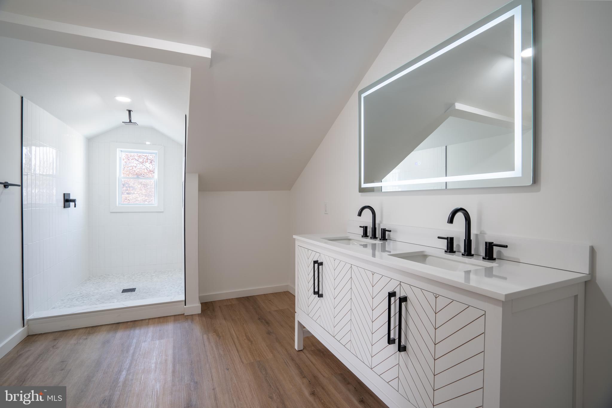 GARDENVILLE - Residential