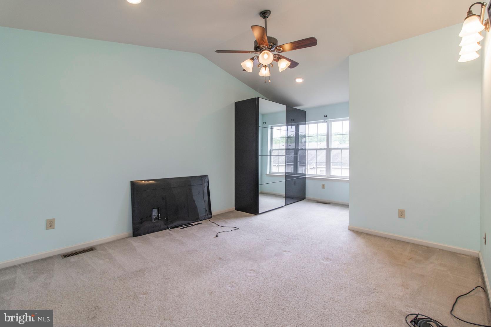 MONROE COURT - Residential Lease