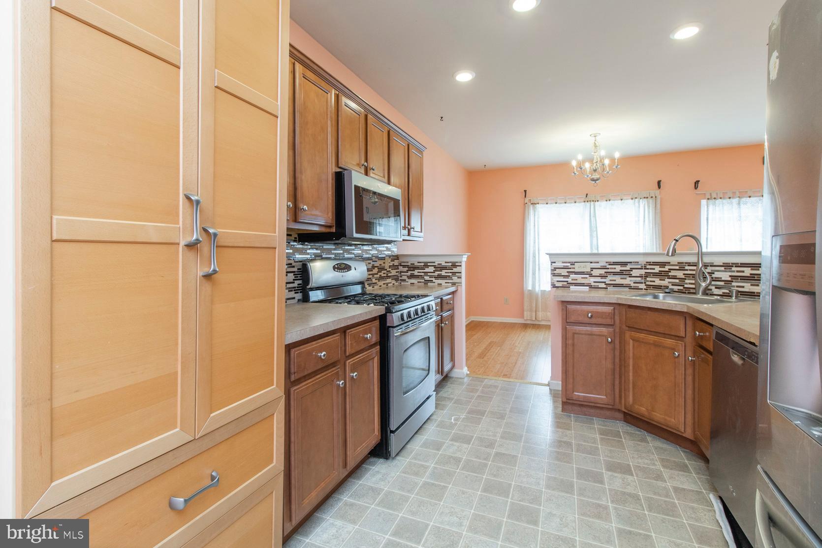 MONROE COURT - Residential Lease