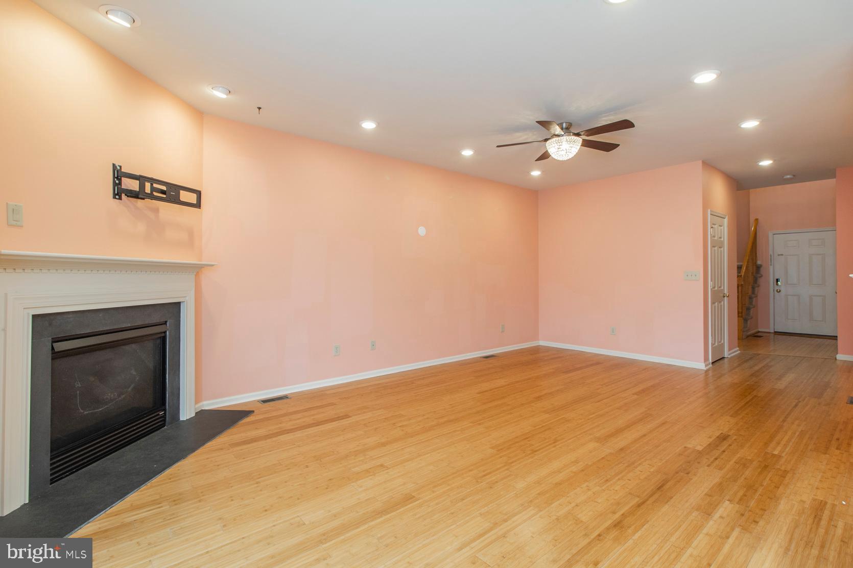 MONROE COURT - Residential Lease