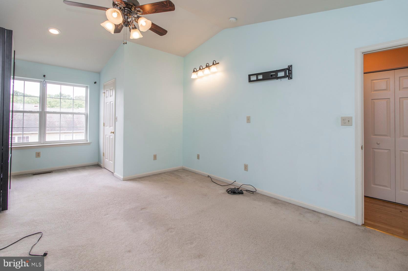 MONROE COURT - Residential Lease