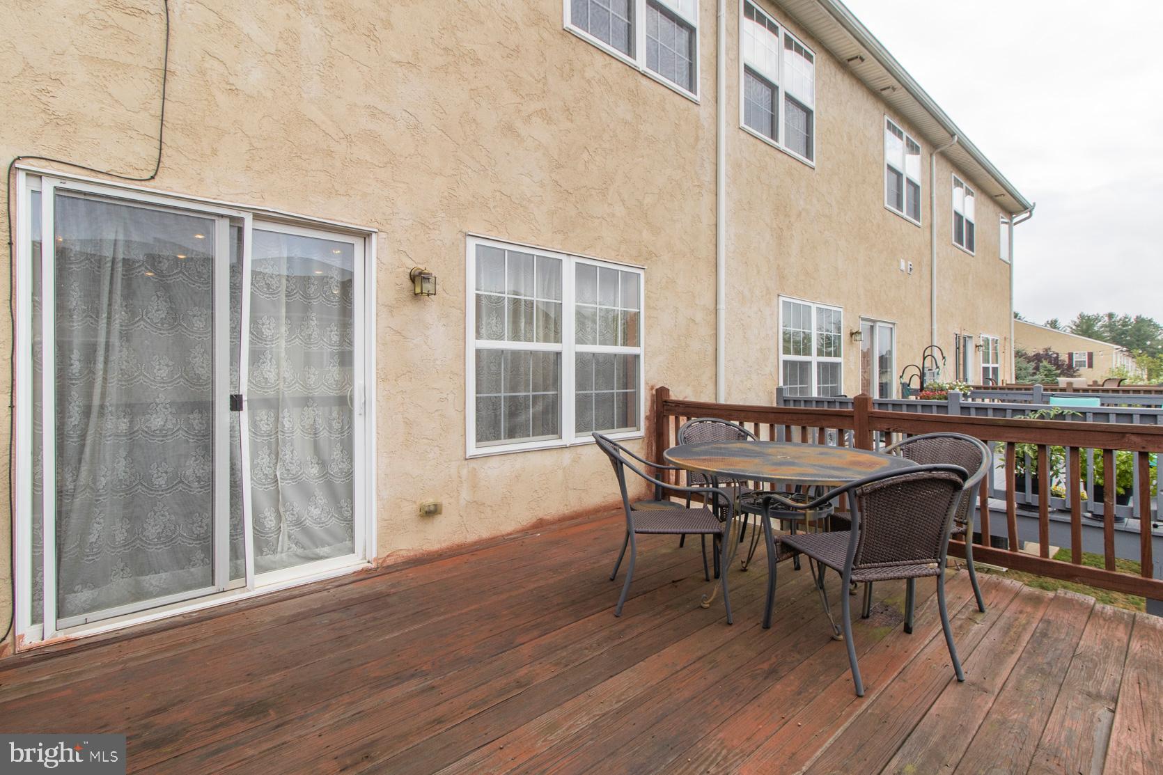 MONROE COURT - Residential Lease