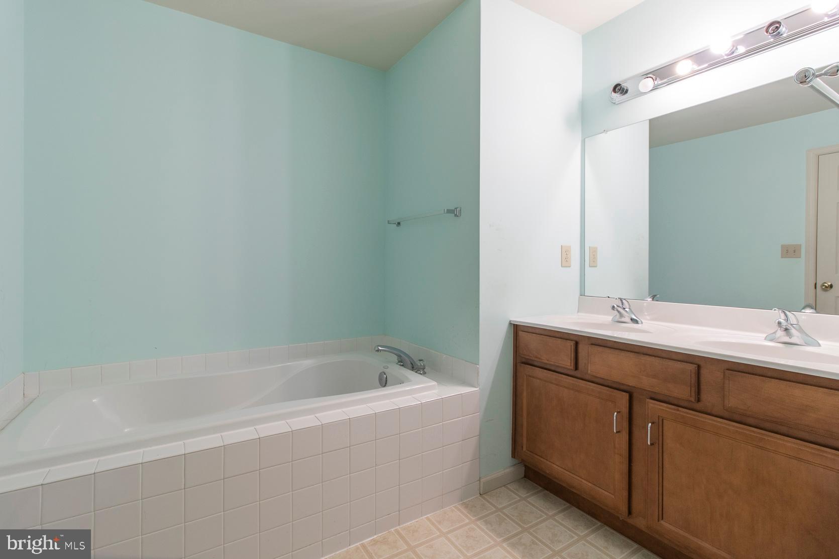 MONROE COURT - Residential Lease