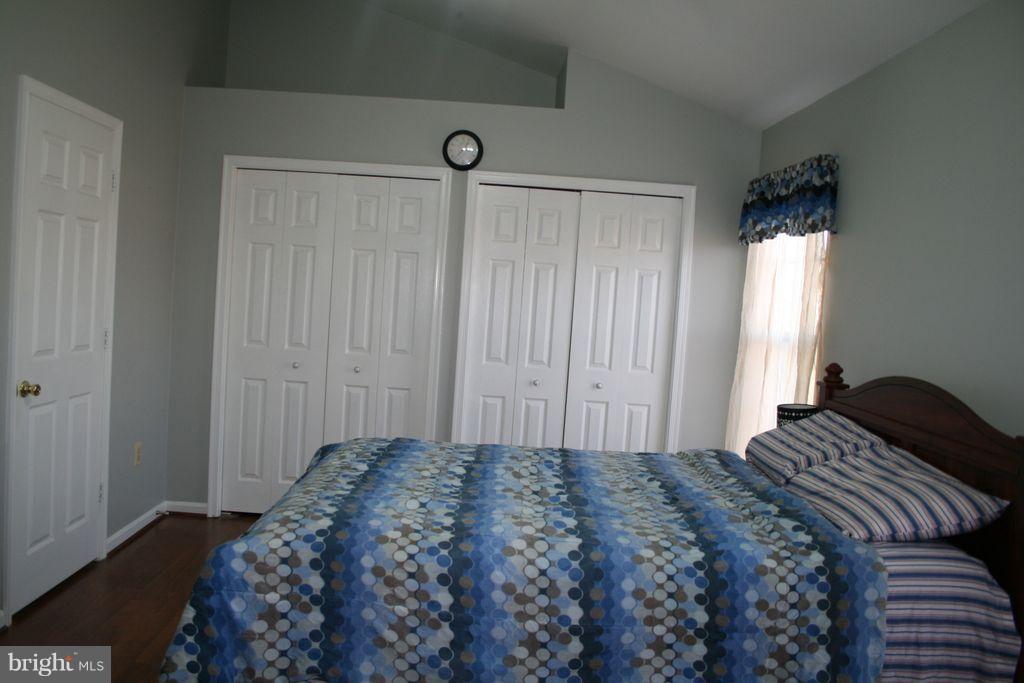 ROLLING BROOK - Residential Lease