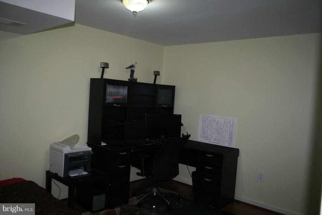 ROLLING BROOK - Residential Lease