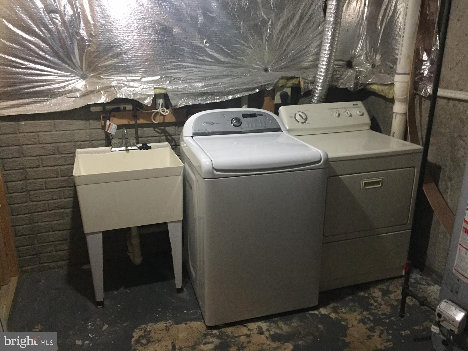 ROLLING BROOK - Residential Lease