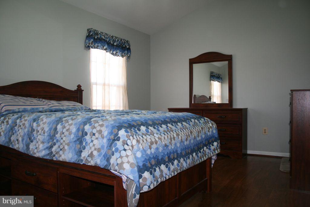 ROLLING BROOK - Residential Lease