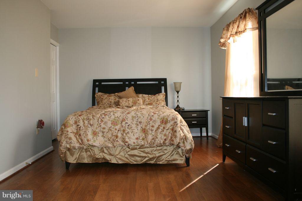 ROLLING BROOK - Residential Lease