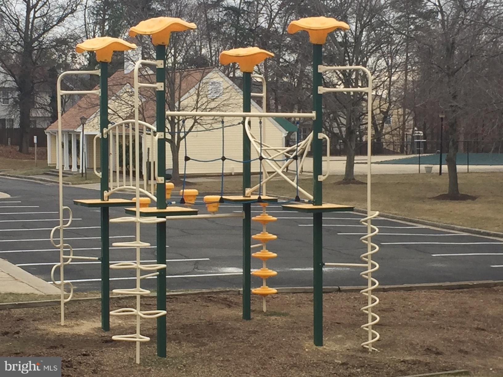 ROLLING BROOK - Residential Lease