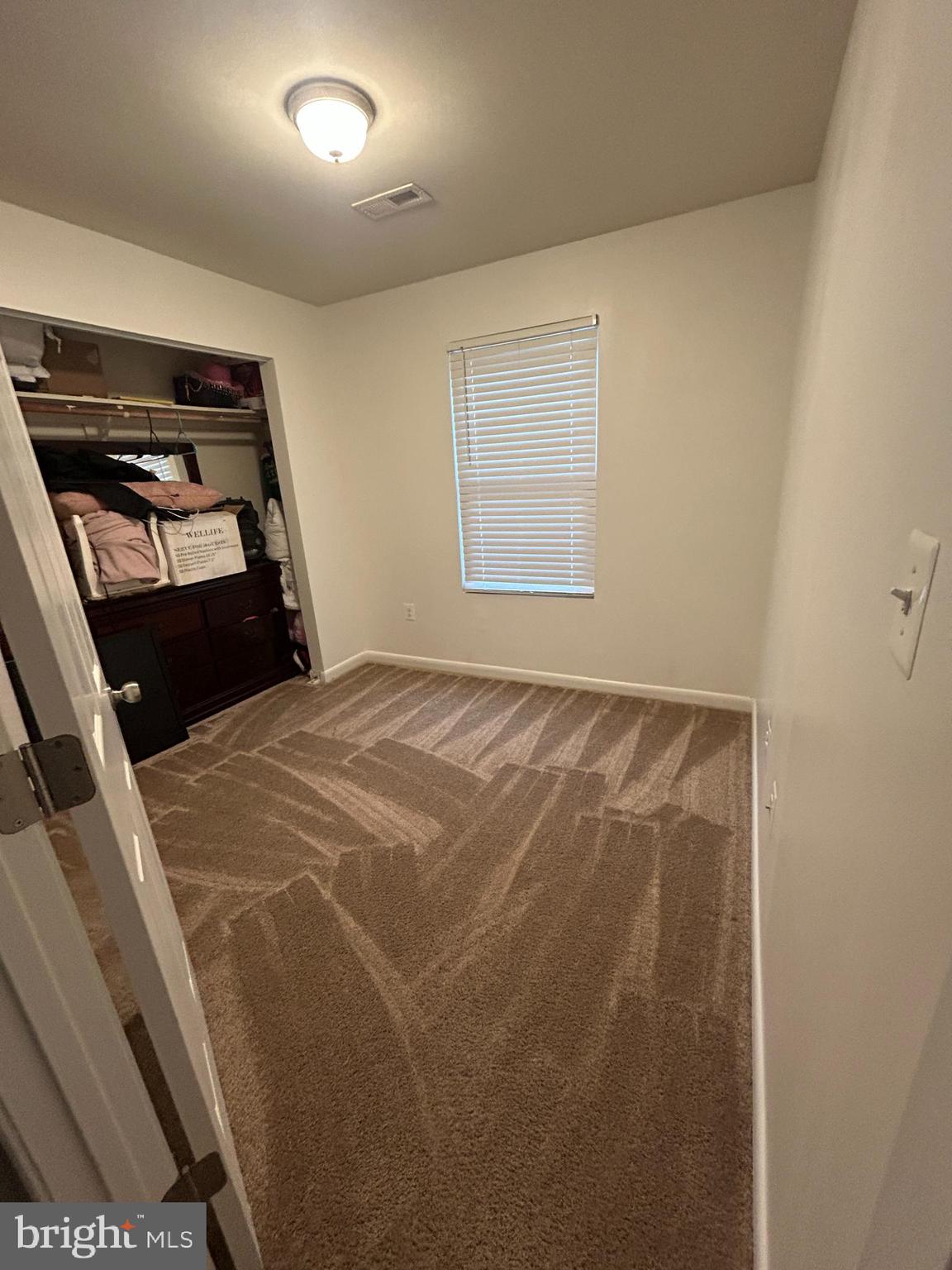 WHITE SANDS - Residential Lease