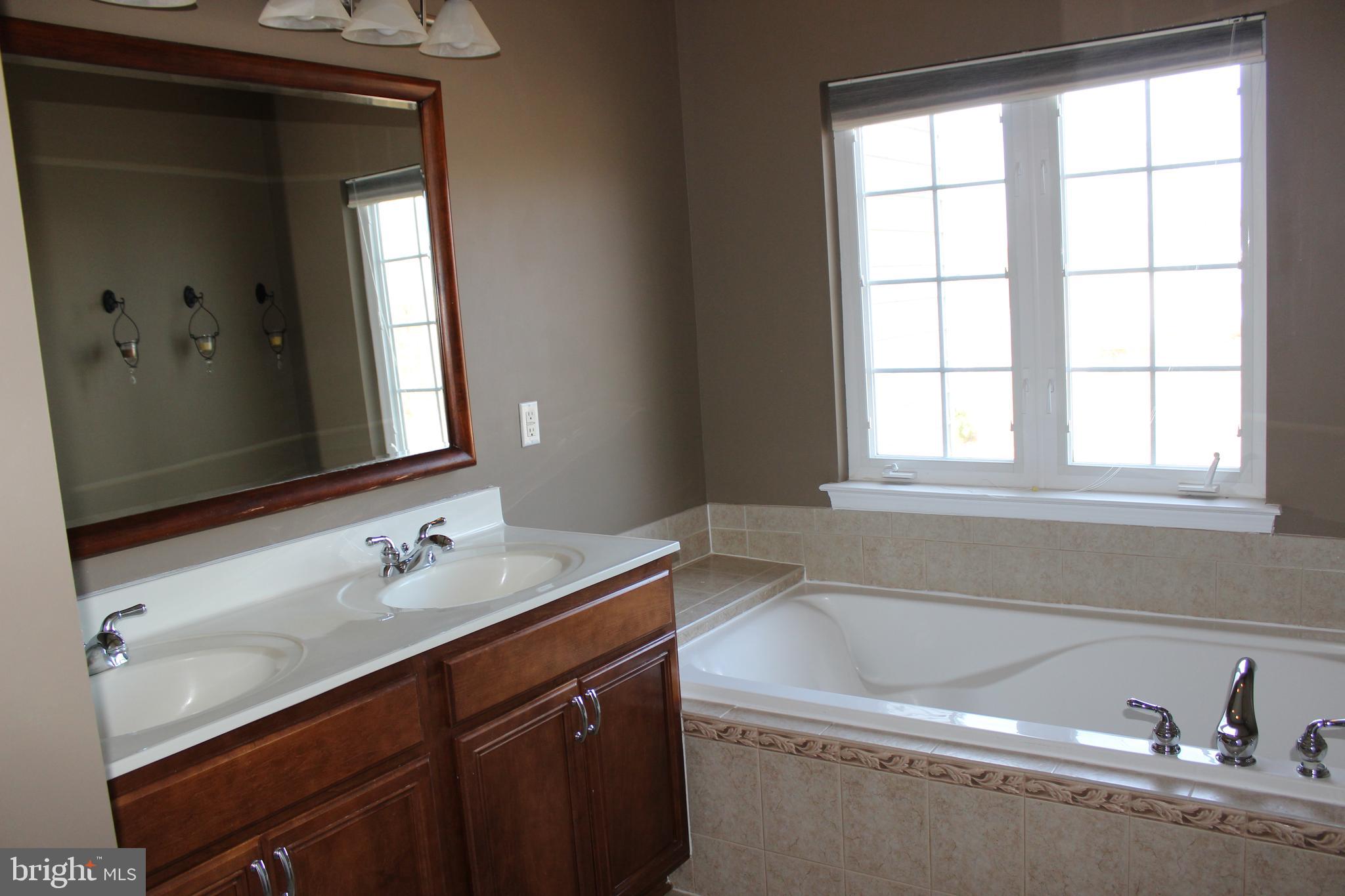 BUCKLEYS RESERVE - Residential Lease