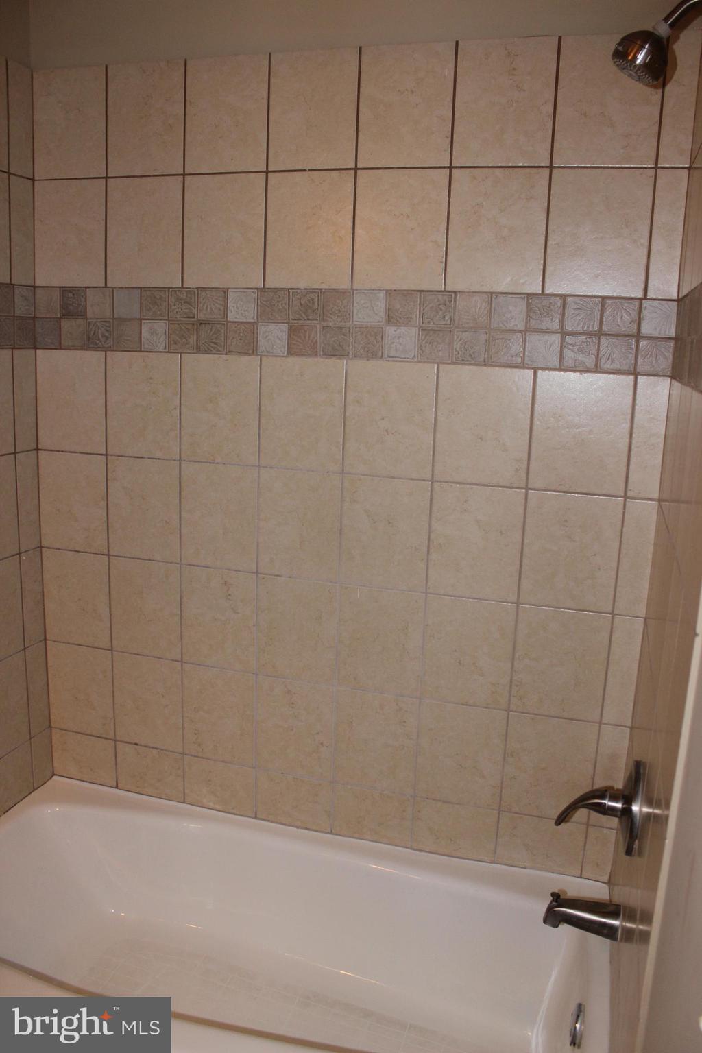 BUCKLEYS RESERVE - Residential Lease