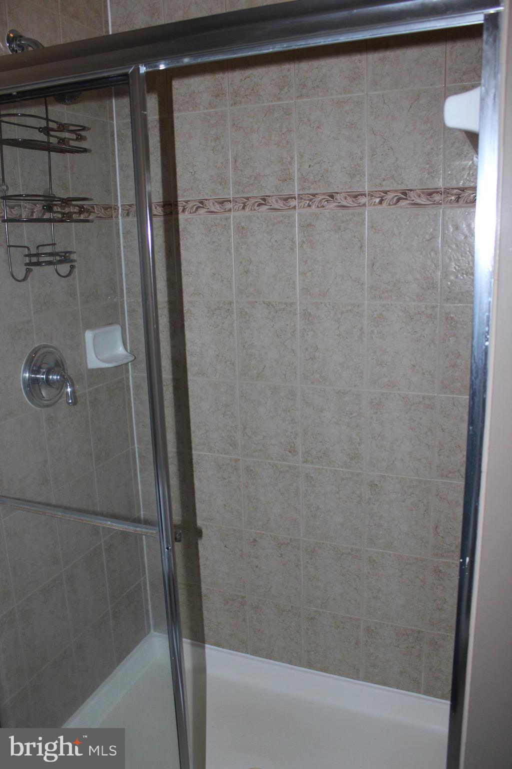 BUCKLEYS RESERVE - Residential Lease