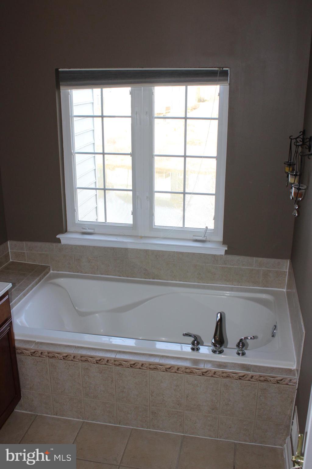 BUCKLEYS RESERVE - Residential Lease