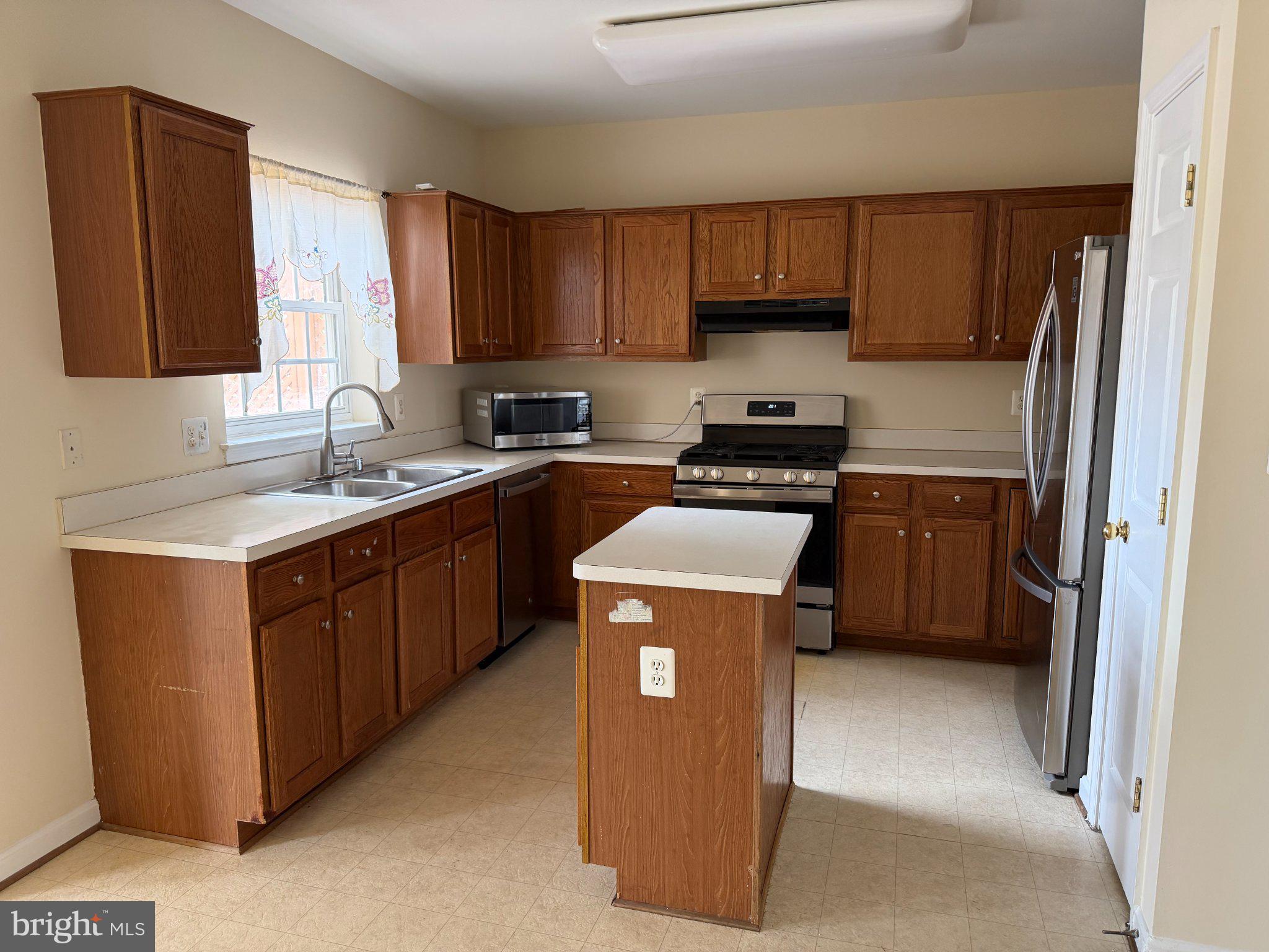 9400 SILVER METEOR COURT