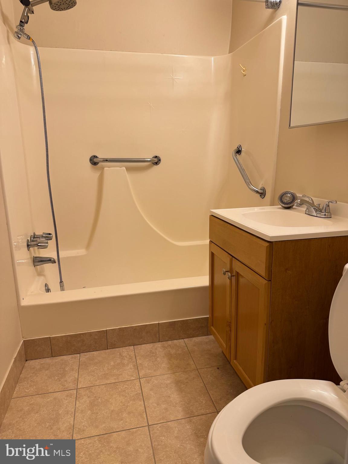 BELLS CORNER - Residential Lease