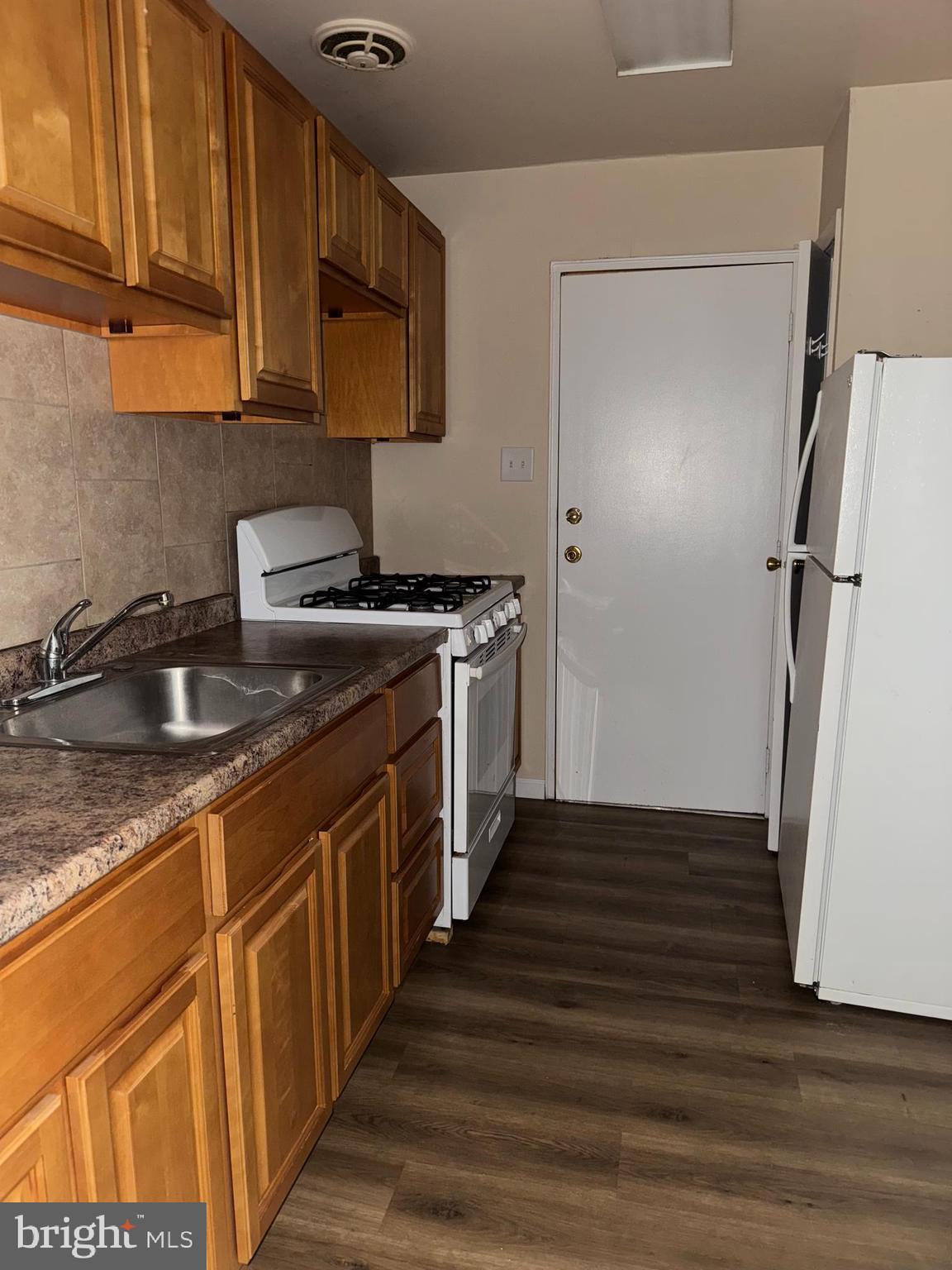 BELLS CORNER - Residential Lease