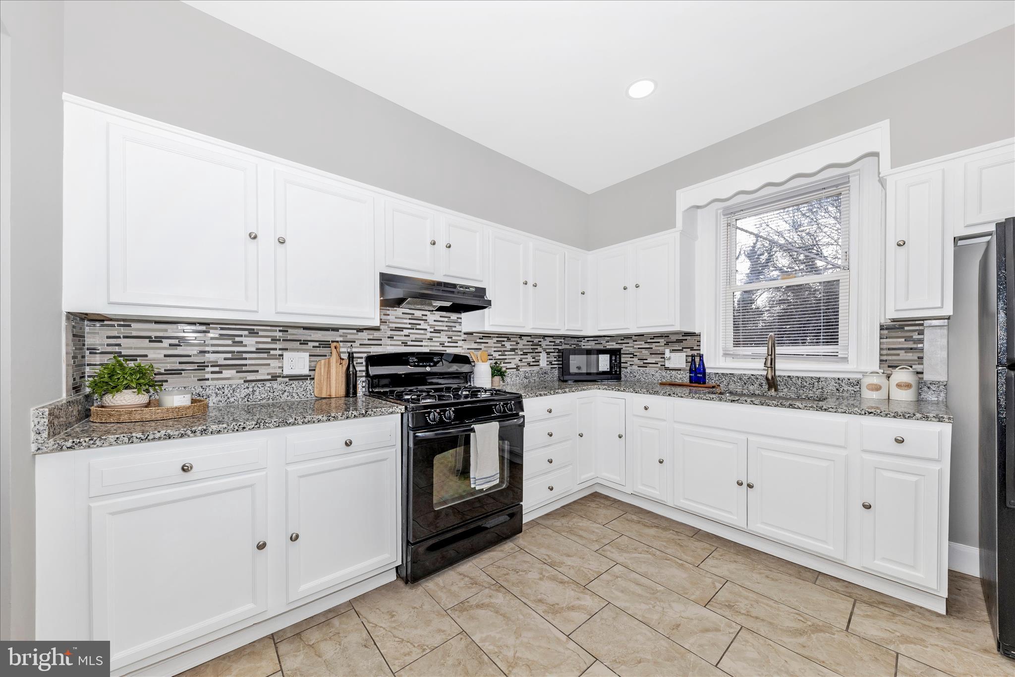 LAURAVILLE HISTORIC DISTRICT - Residential