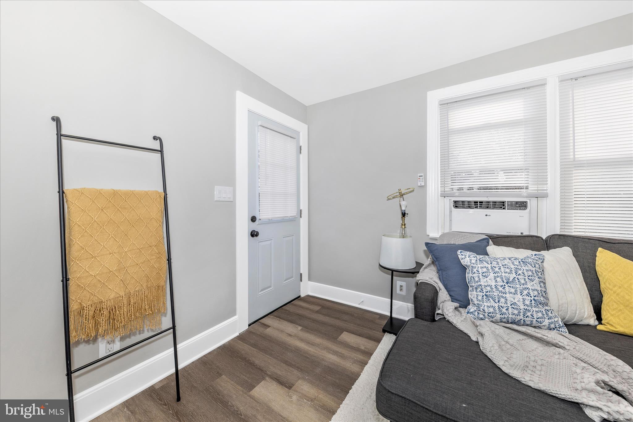 LAURAVILLE HISTORIC DISTRICT - Residential