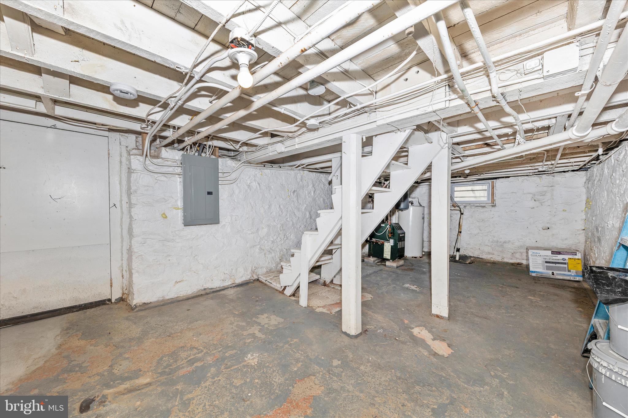 LAURAVILLE HISTORIC DISTRICT - Residential