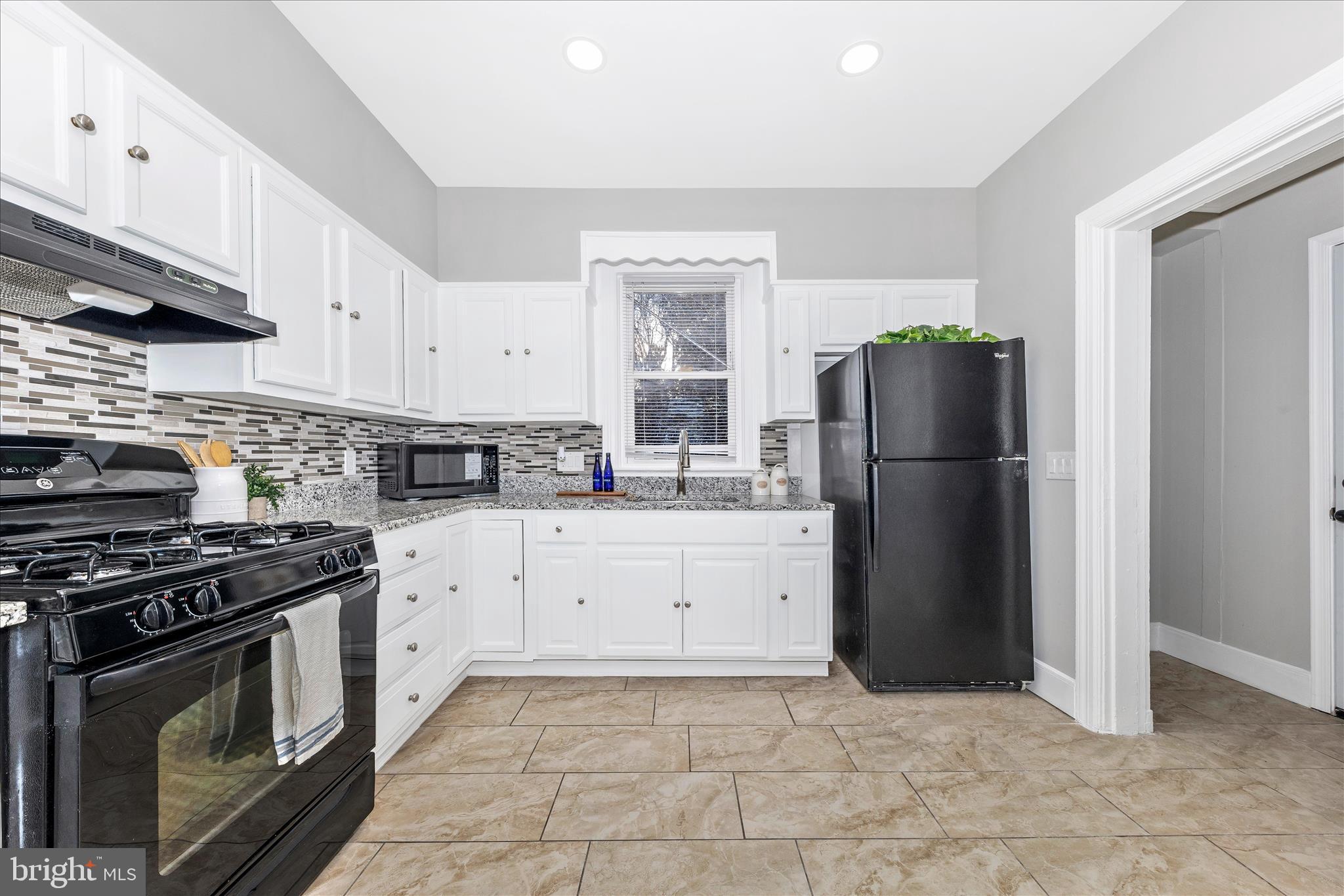 LAURAVILLE HISTORIC DISTRICT - Residential