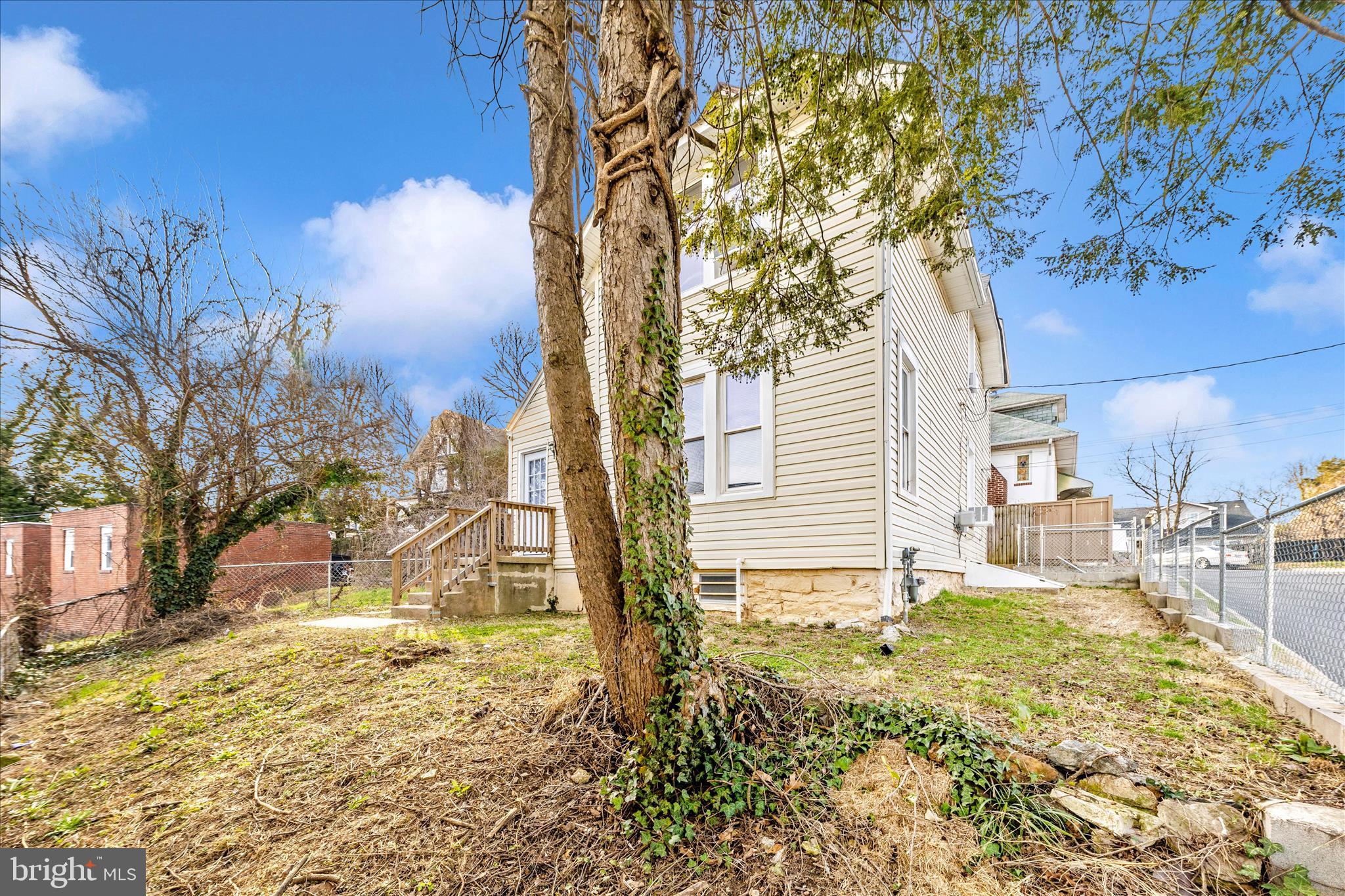 LAURAVILLE HISTORIC DISTRICT - Residential