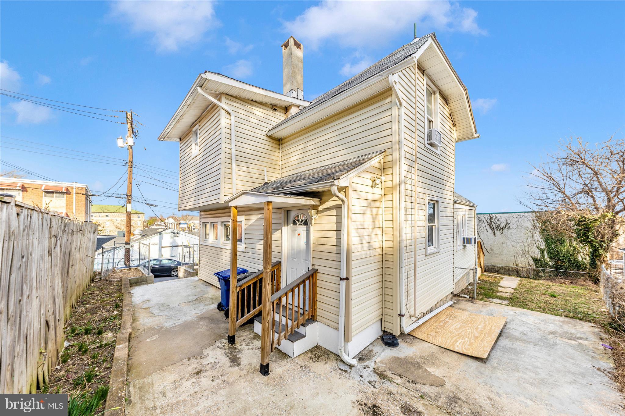 LAURAVILLE HISTORIC DISTRICT - Residential