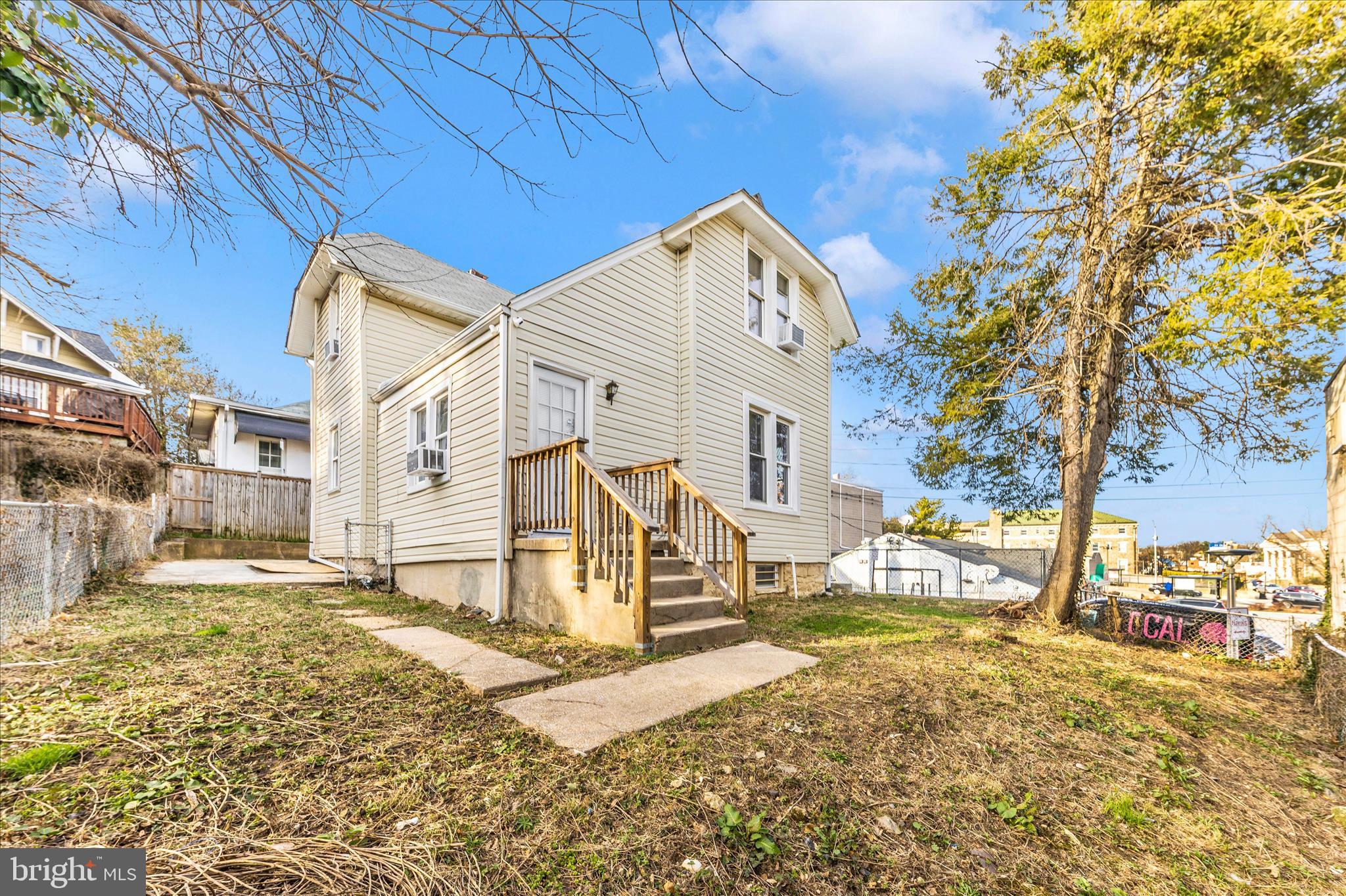 LAURAVILLE HISTORIC DISTRICT - Residential