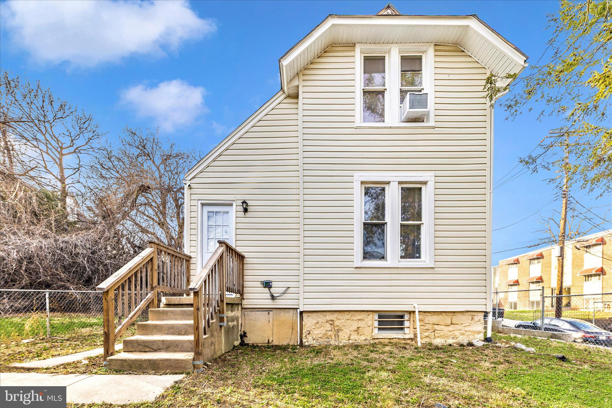 LAURAVILLE HISTORIC DISTRICT - Residential