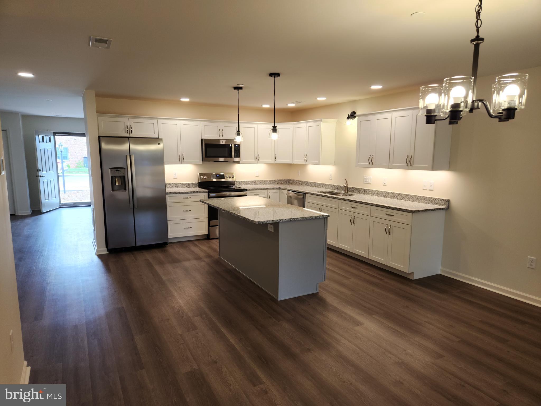 EMERALD POINTE - Residential Lease