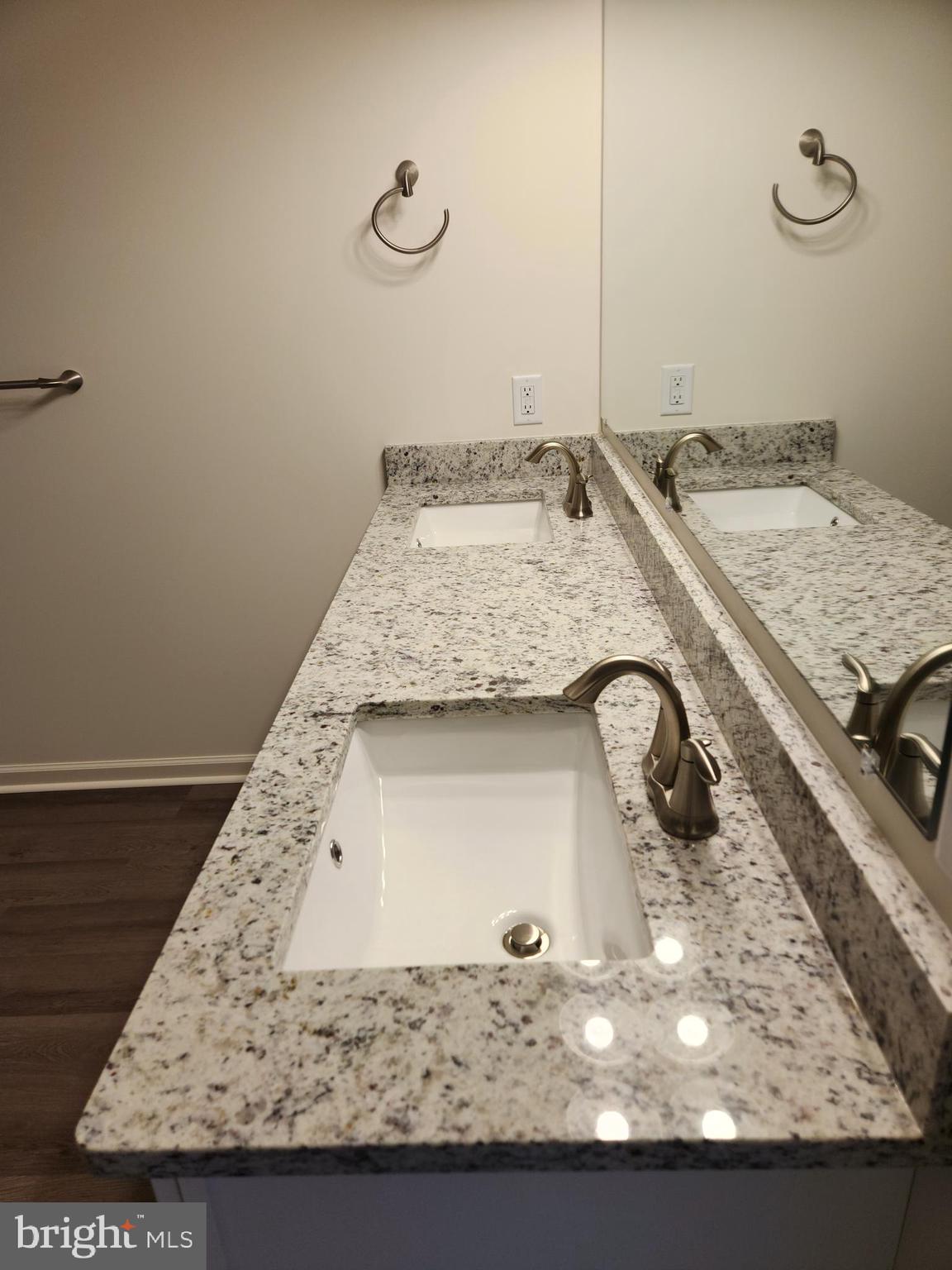 EMERALD POINTE - Residential Lease