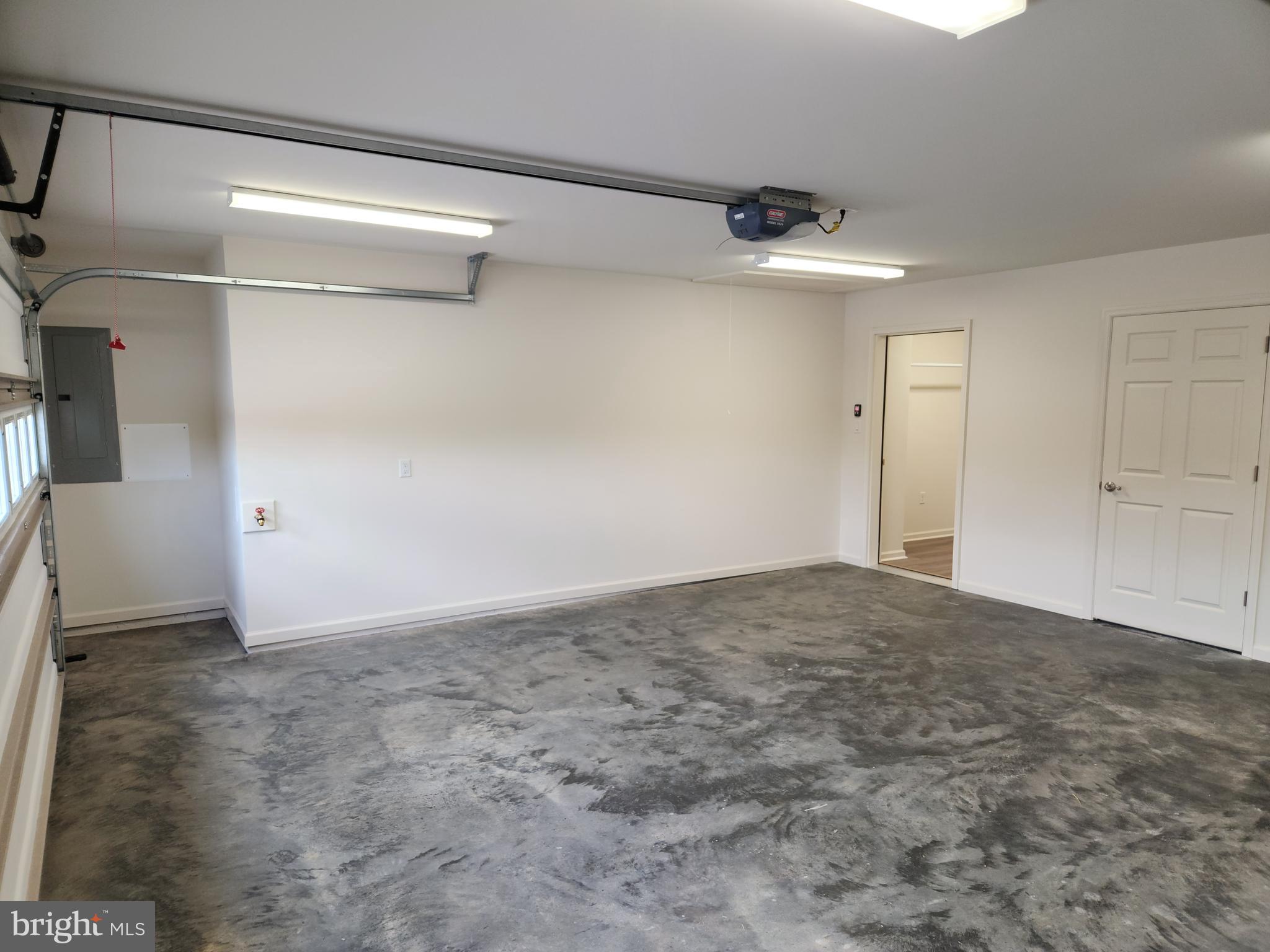 EMERALD POINTE - Residential Lease