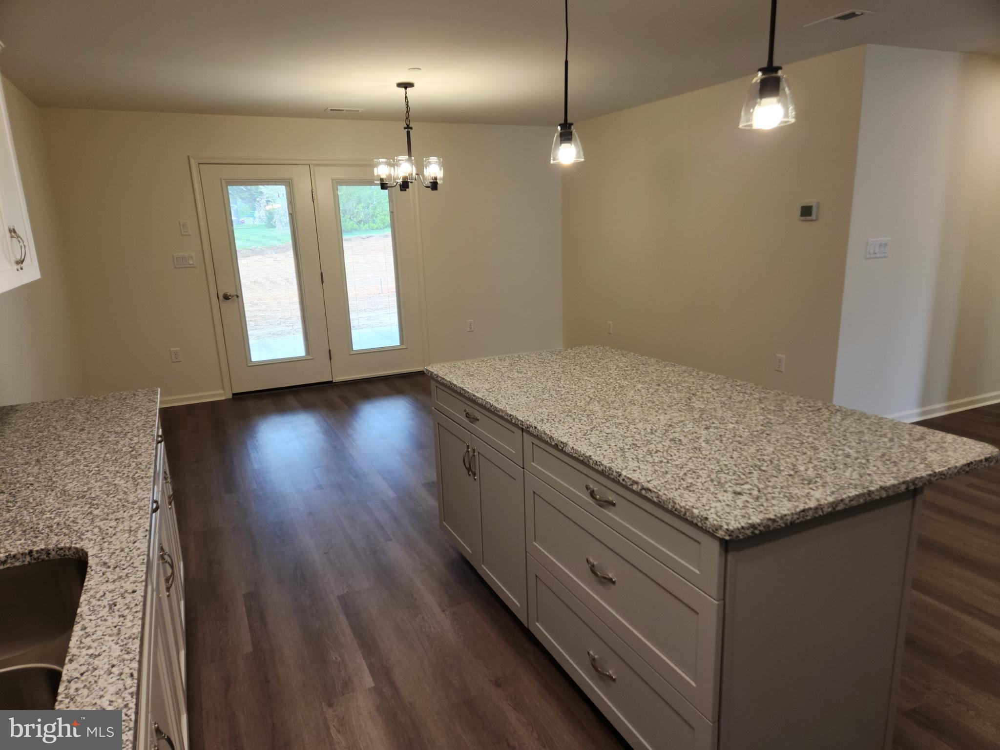 EMERALD POINTE - Residential Lease