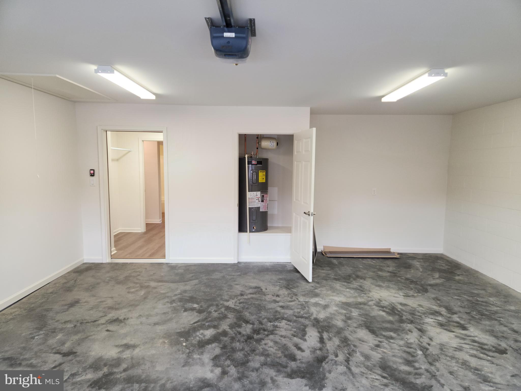 EMERALD POINTE - Residential Lease