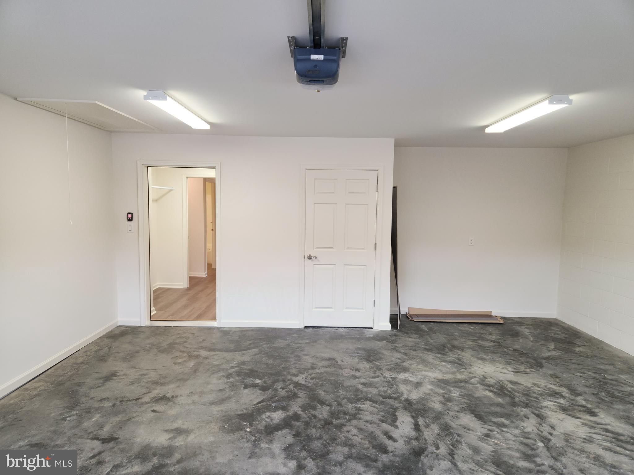 EMERALD POINTE - Residential Lease