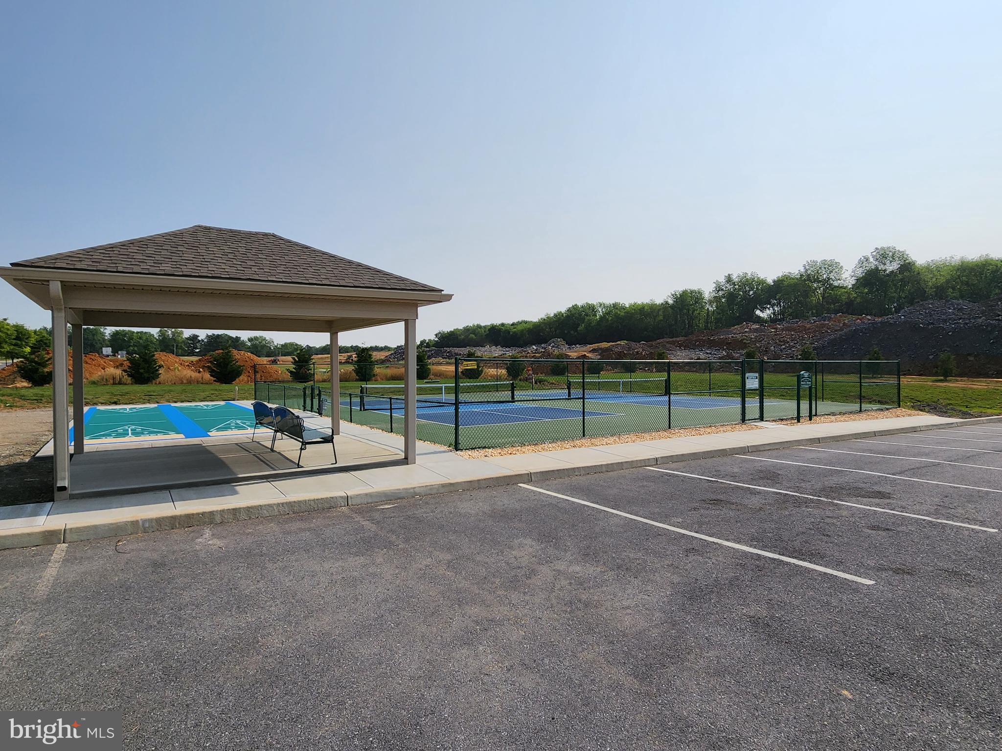 EMERALD POINTE - Residential Lease