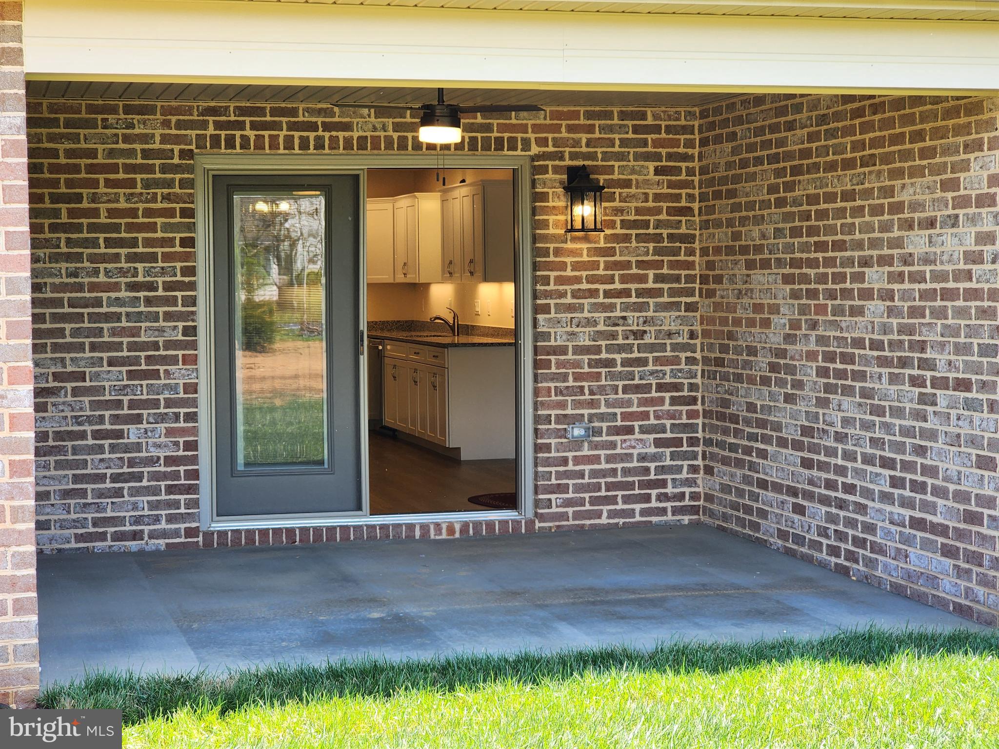 EMERALD POINTE - Residential Lease