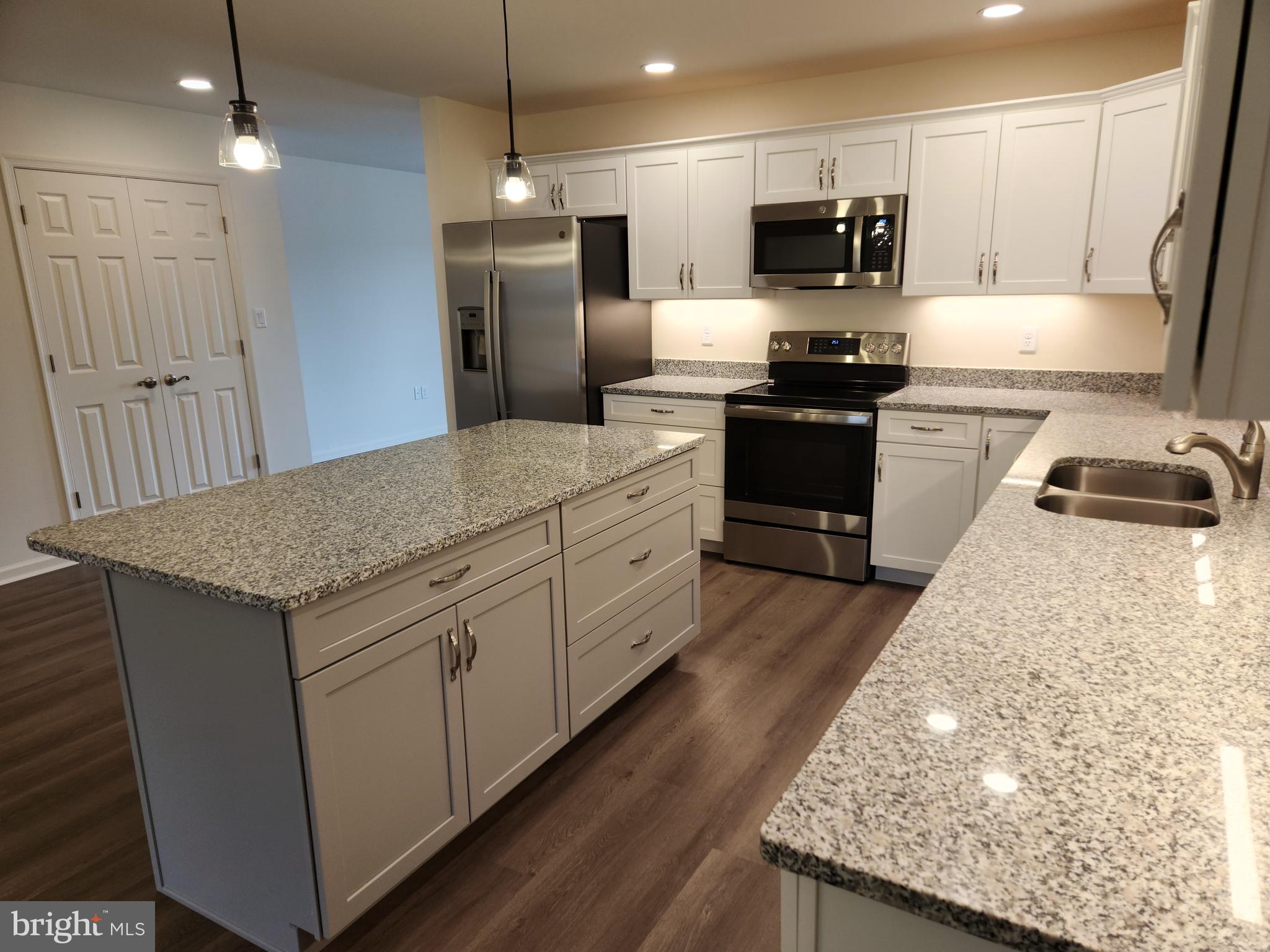 EMERALD POINTE - Residential Lease